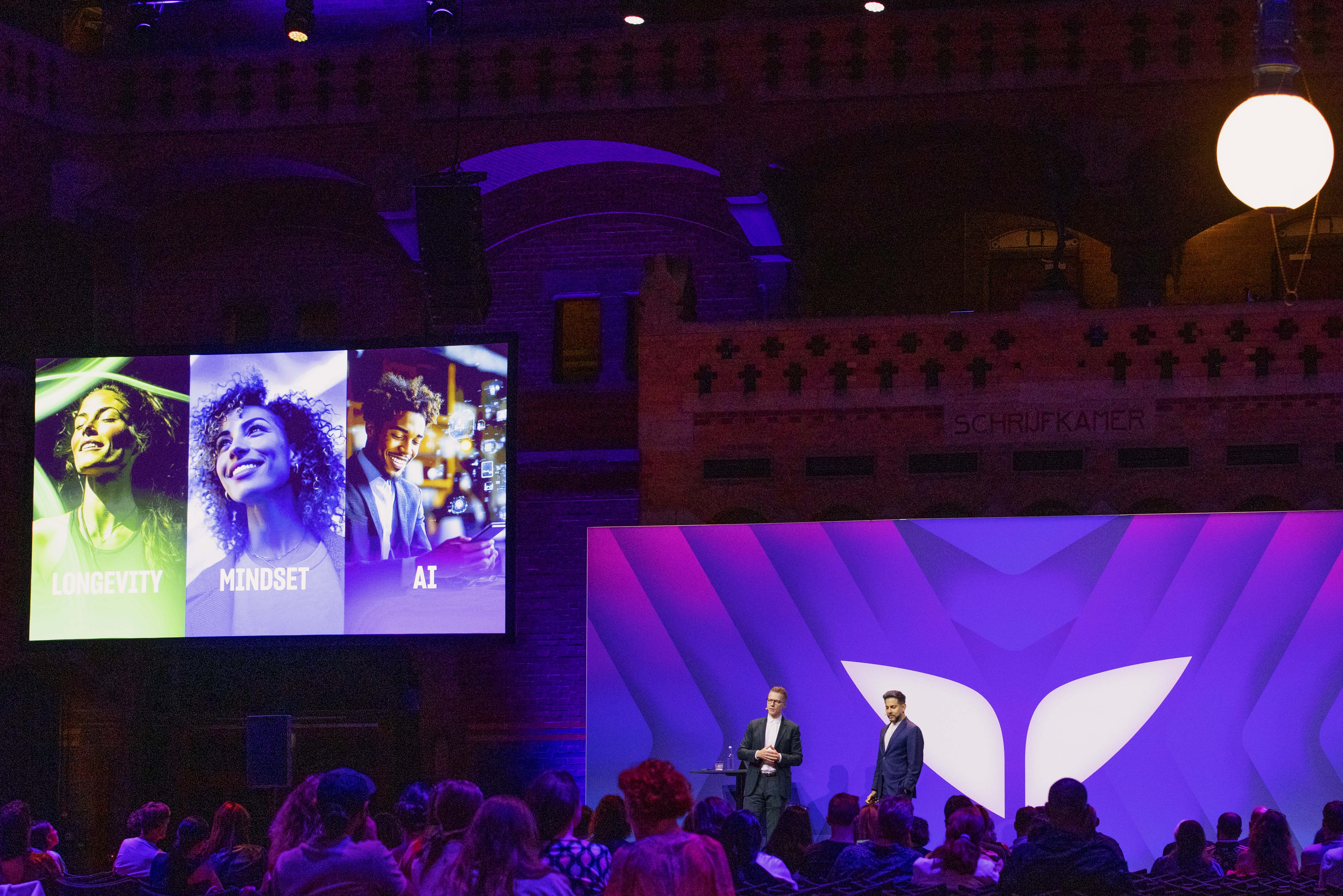 Mindvalley U Event Amsterdam 2025 — Gareth Winter presenting on the main stage